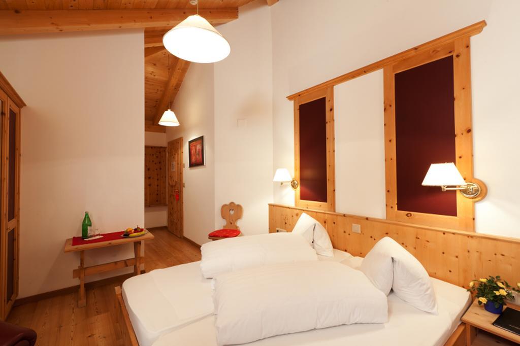 Hotel Astras Скуоль Номер фото