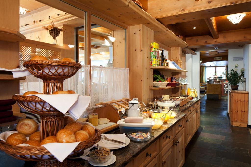 Hotel Astras Скуоль Екстер'єр фото